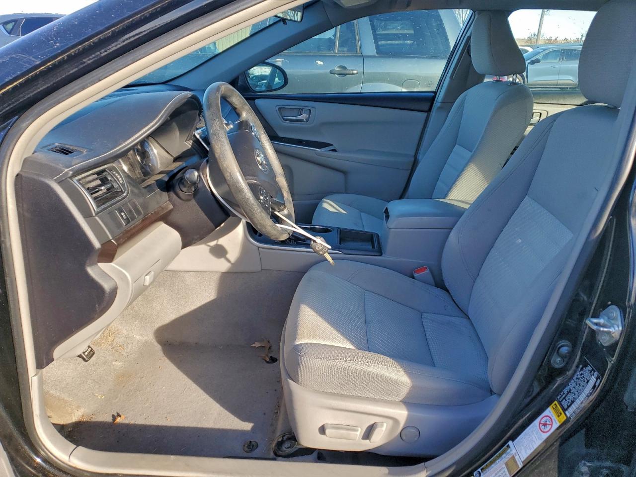 2016 TOYOTA CAMRY LE photo 7