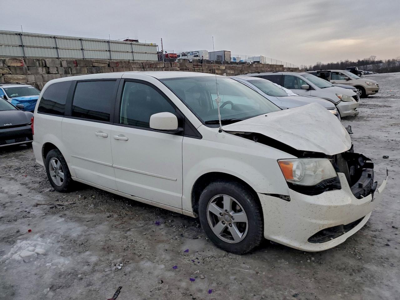 2011 DODGE GRAND CARAVAN MAINSTREET photo 4