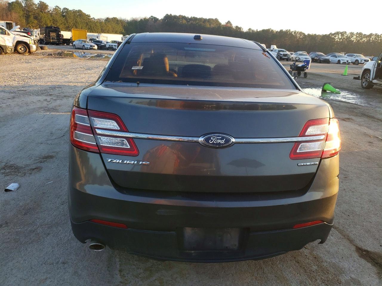 2018 FORD TAURUS SE photo 11