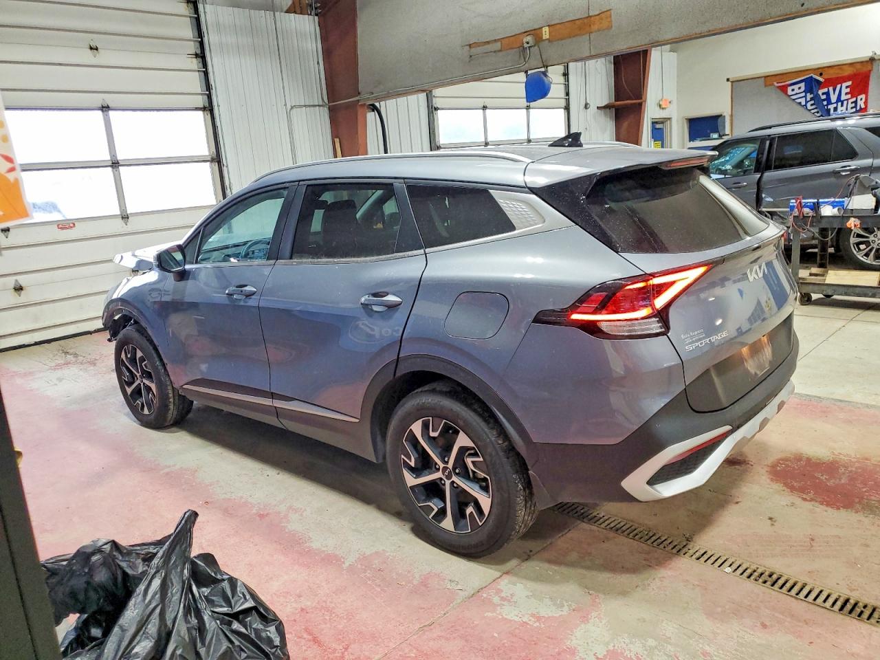 2025 KIA SPORTAGE EX photo 2