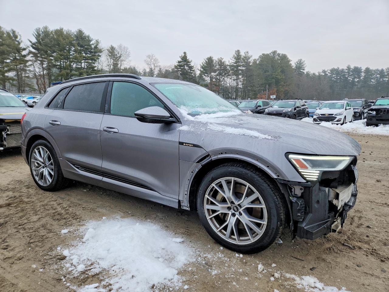 2021 AUDI E-TRON PRESTIGE photo 4