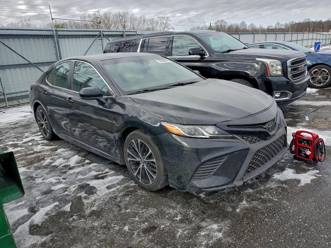2018 TOYOTA CAMRY L photo 4