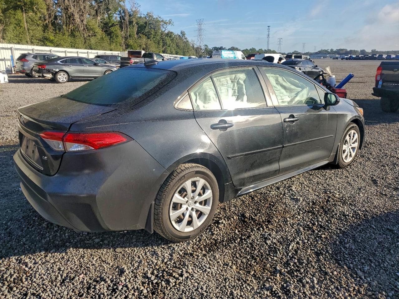 2021 TOYOTA COROLLA LE photo 3