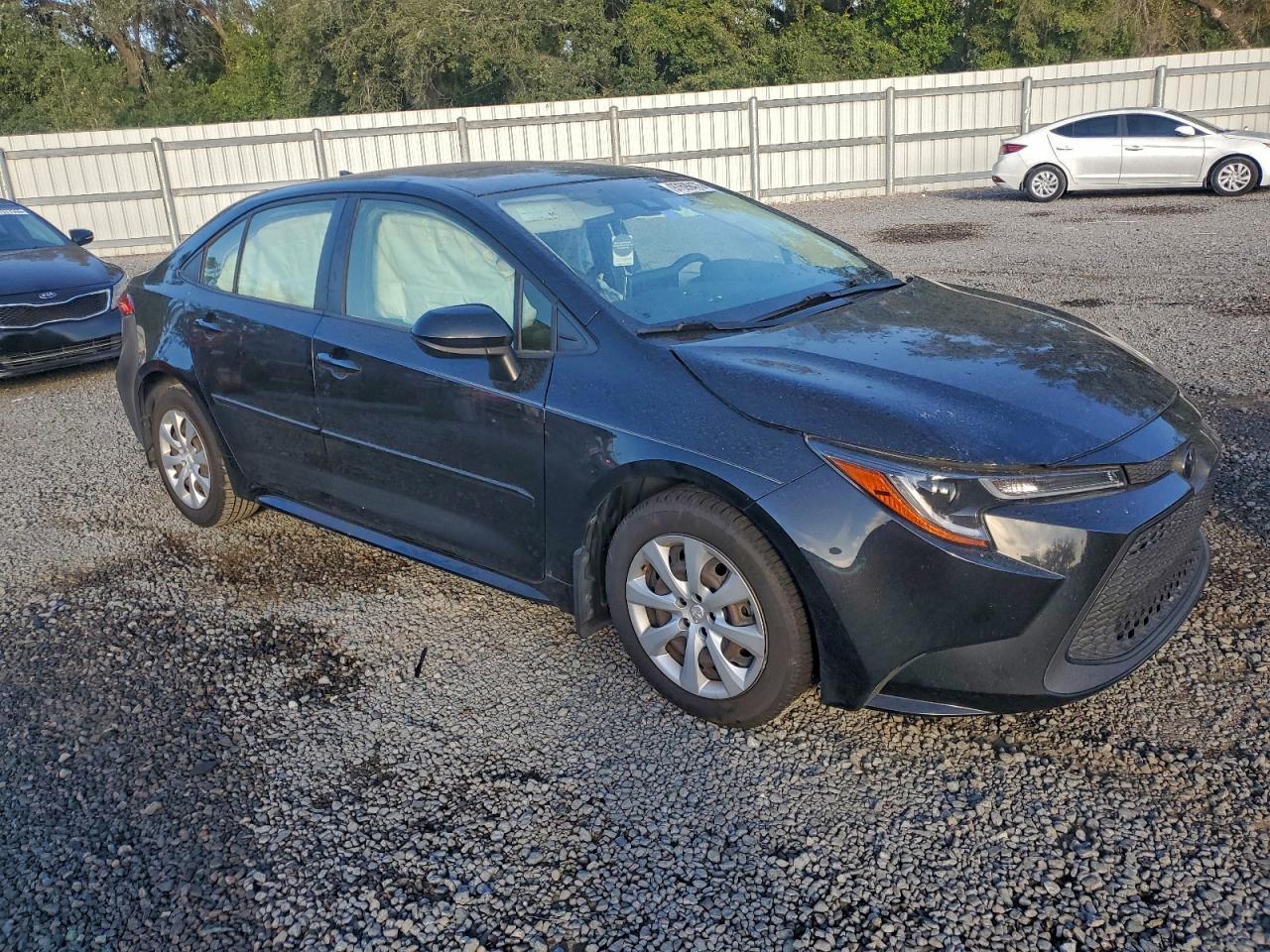 2021 TOYOTA COROLLA LE photo 4