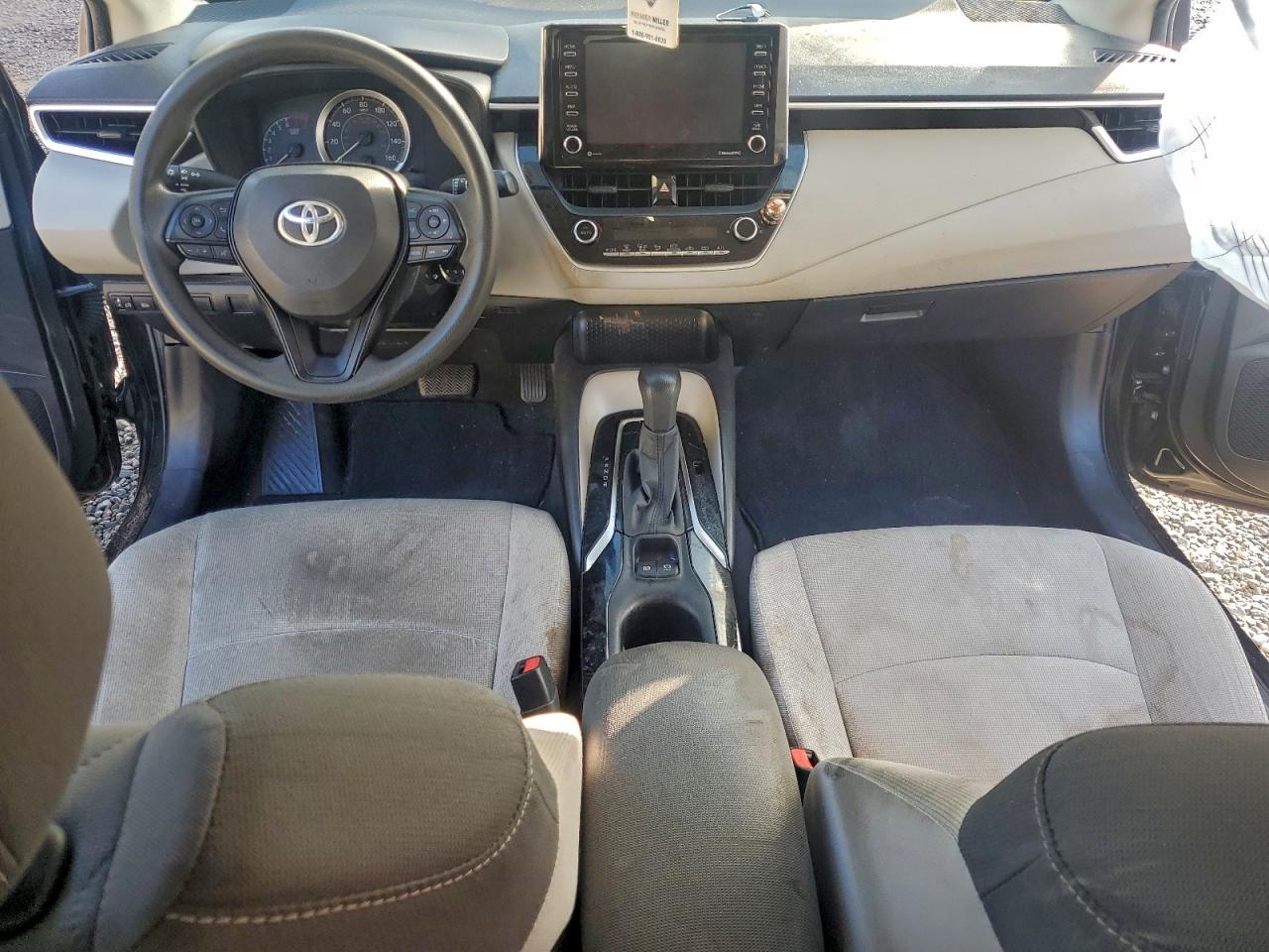 2021 TOYOTA COROLLA LE photo 8