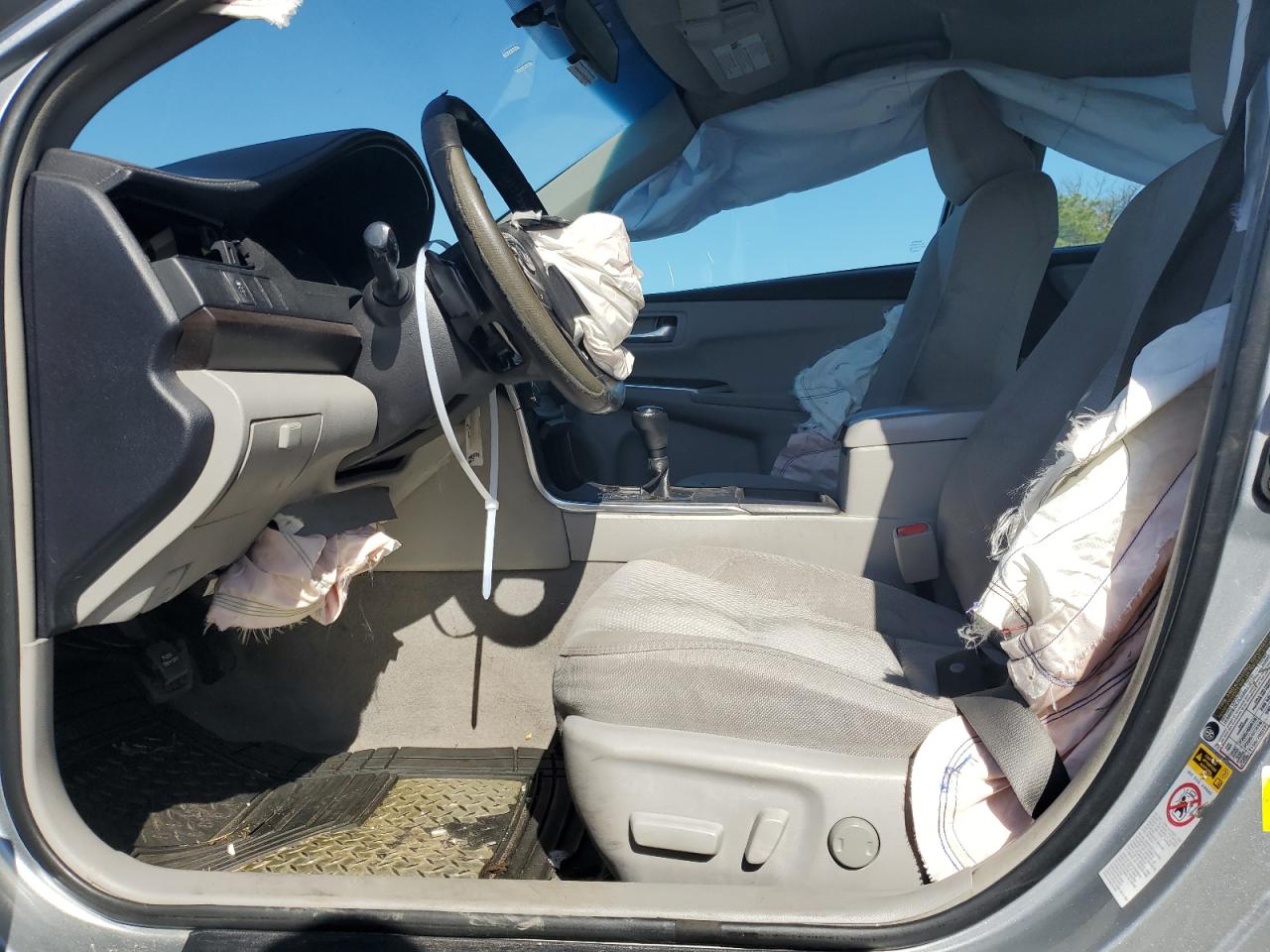 2016 TOYOTA CAMRY LE photo 7