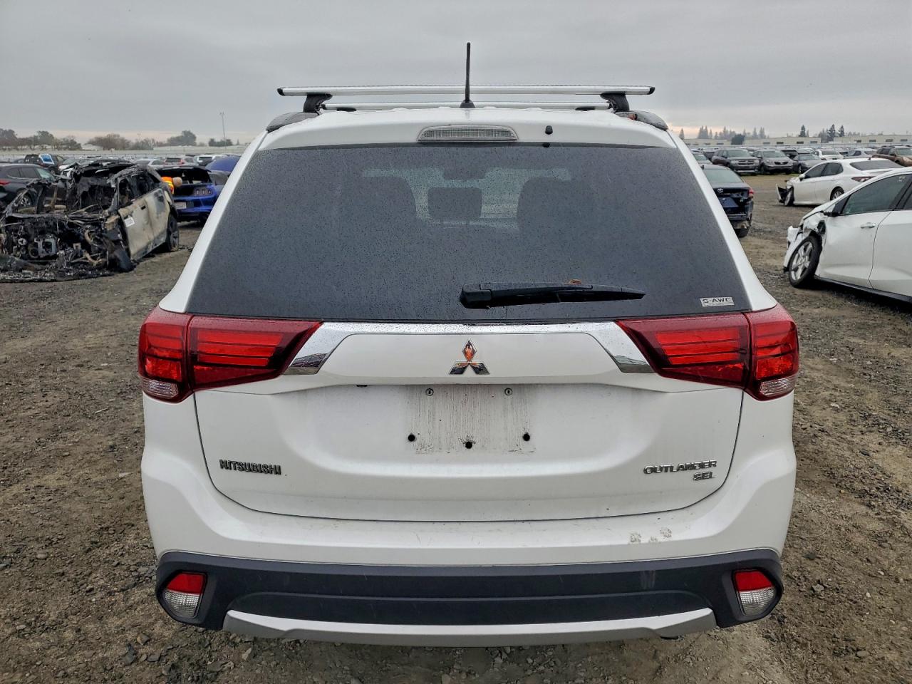 2016 MITSUBISHI OUTLANDER SE photo 6