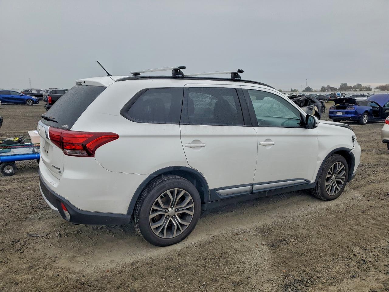 2016 MITSUBISHI OUTLANDER SE photo 3