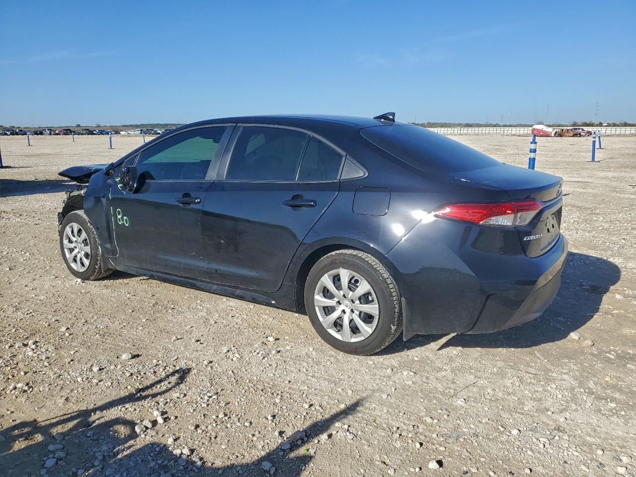 2025 TOYOTA COROLLA LE photo 2