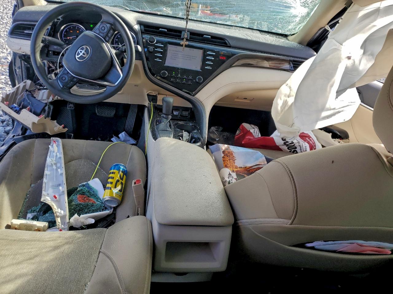 2019 TOYOTA CAMRY L photo 8