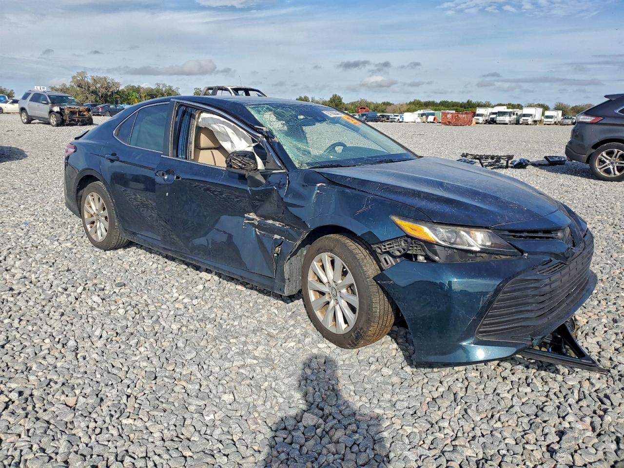 2019 TOYOTA CAMRY L photo 4