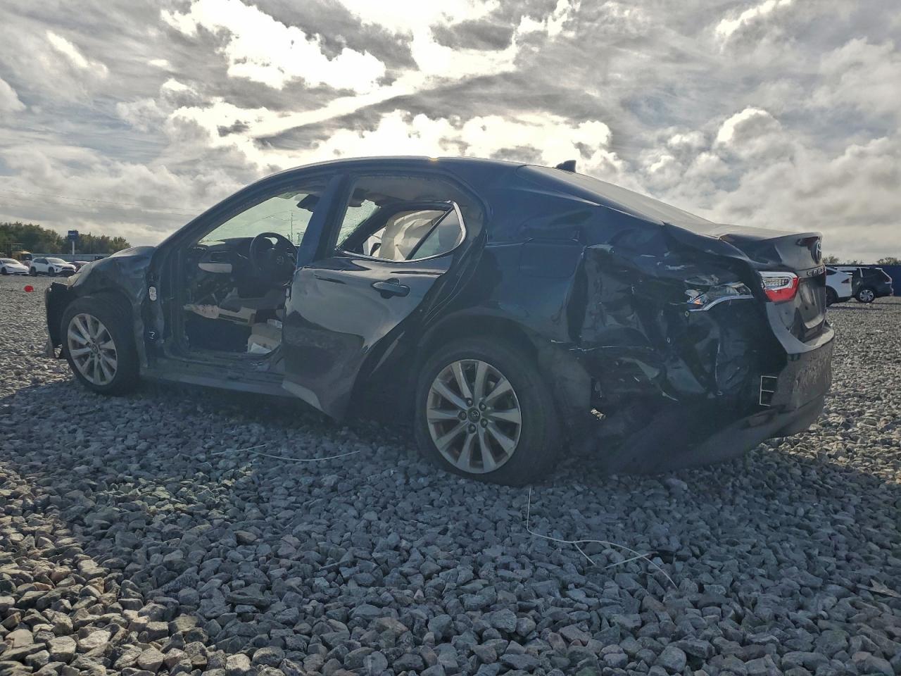 2019 TOYOTA CAMRY L photo 2