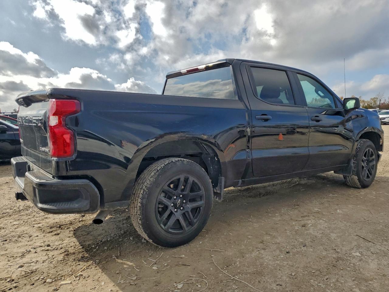 2023 CHEVROLET SILVERADO C1500 CUSTOM photo 3