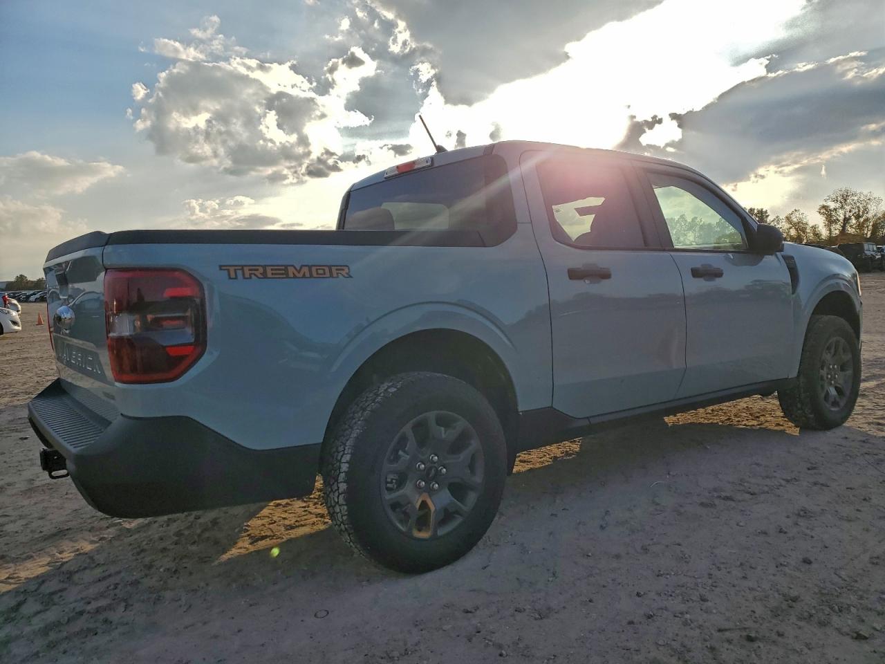 2024 FORD MAVERICK XLT TREMOR photo 3