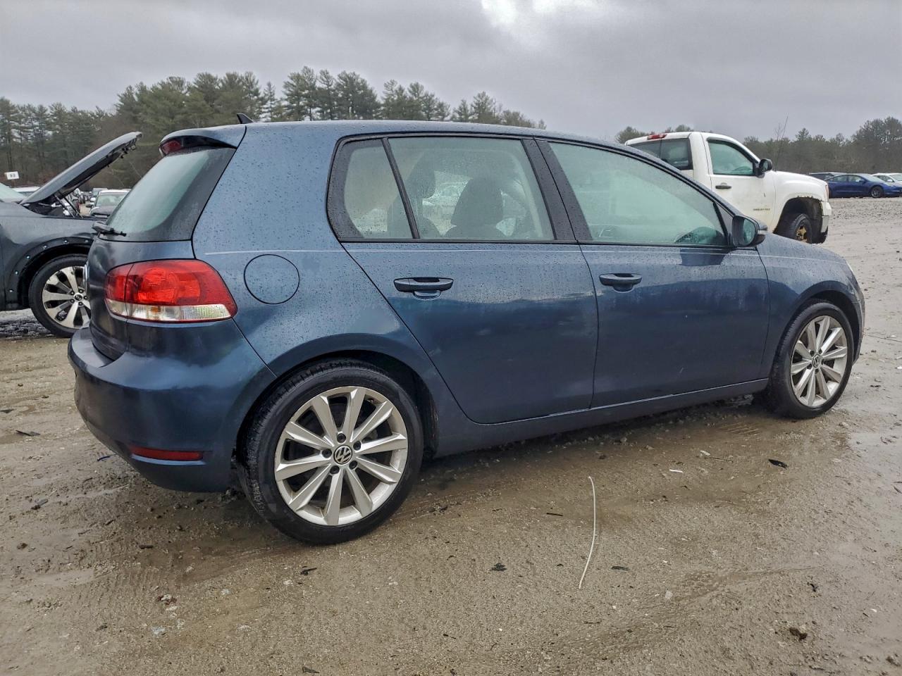 2012 VOLKSWAGEN GOLF photo 3