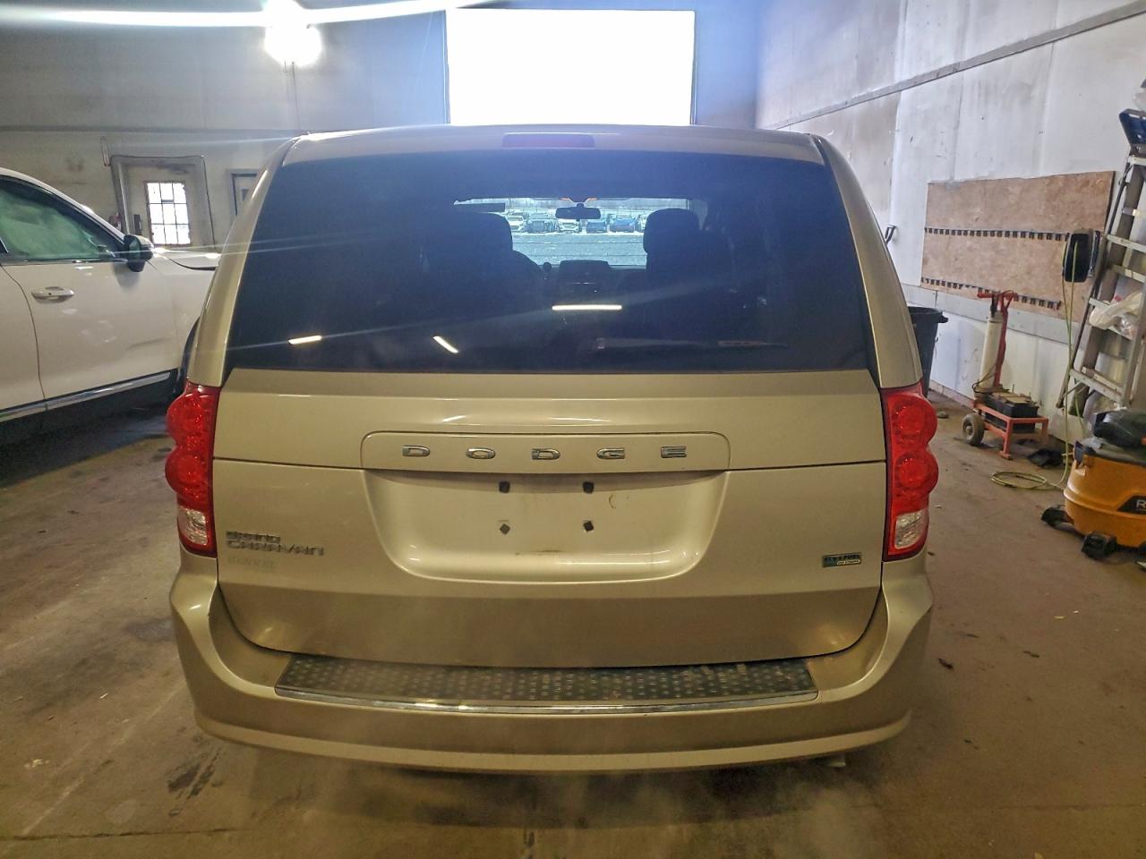 2012 DODGE GRAND CARAVAN SXT photo 6