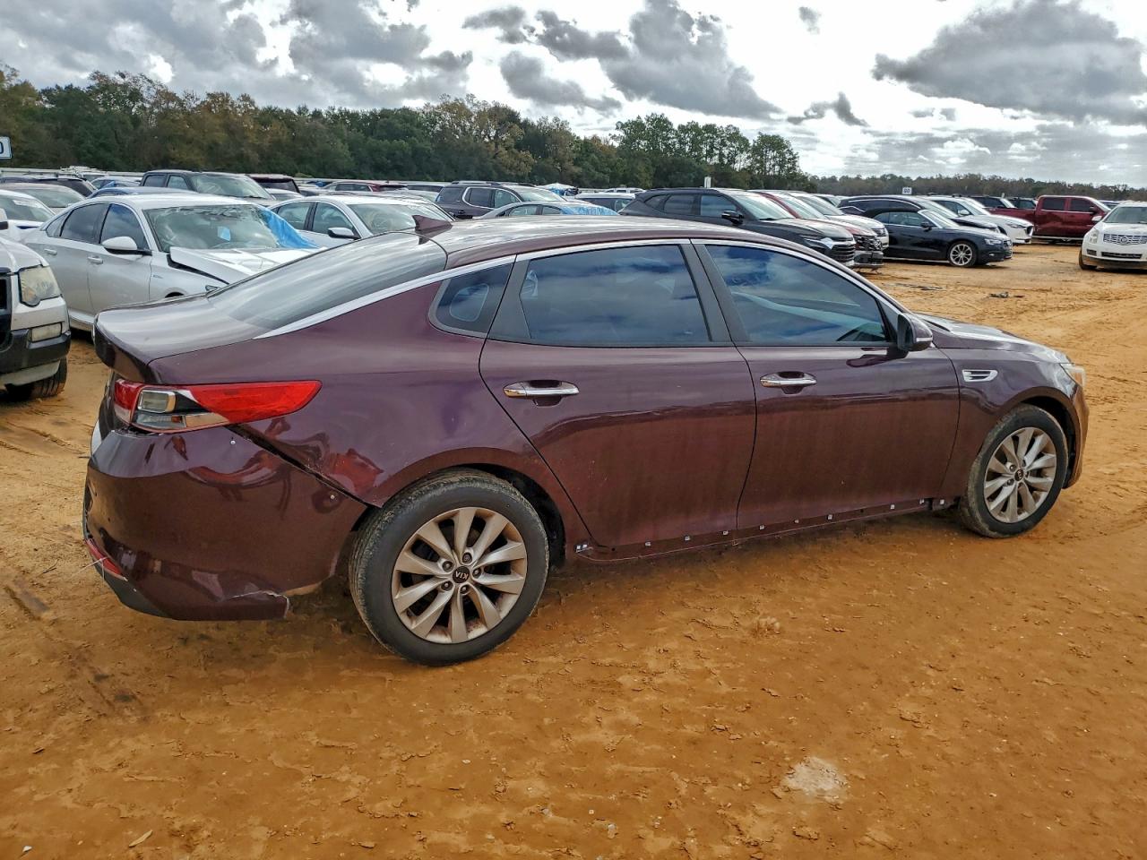 2018 KIA OPTIMA LX photo 3