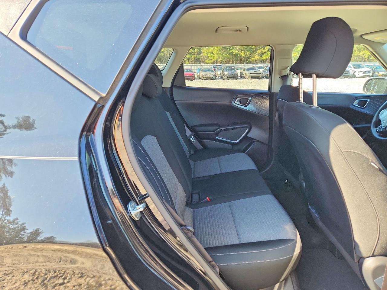 2021 KIA SOUL LX photo 10