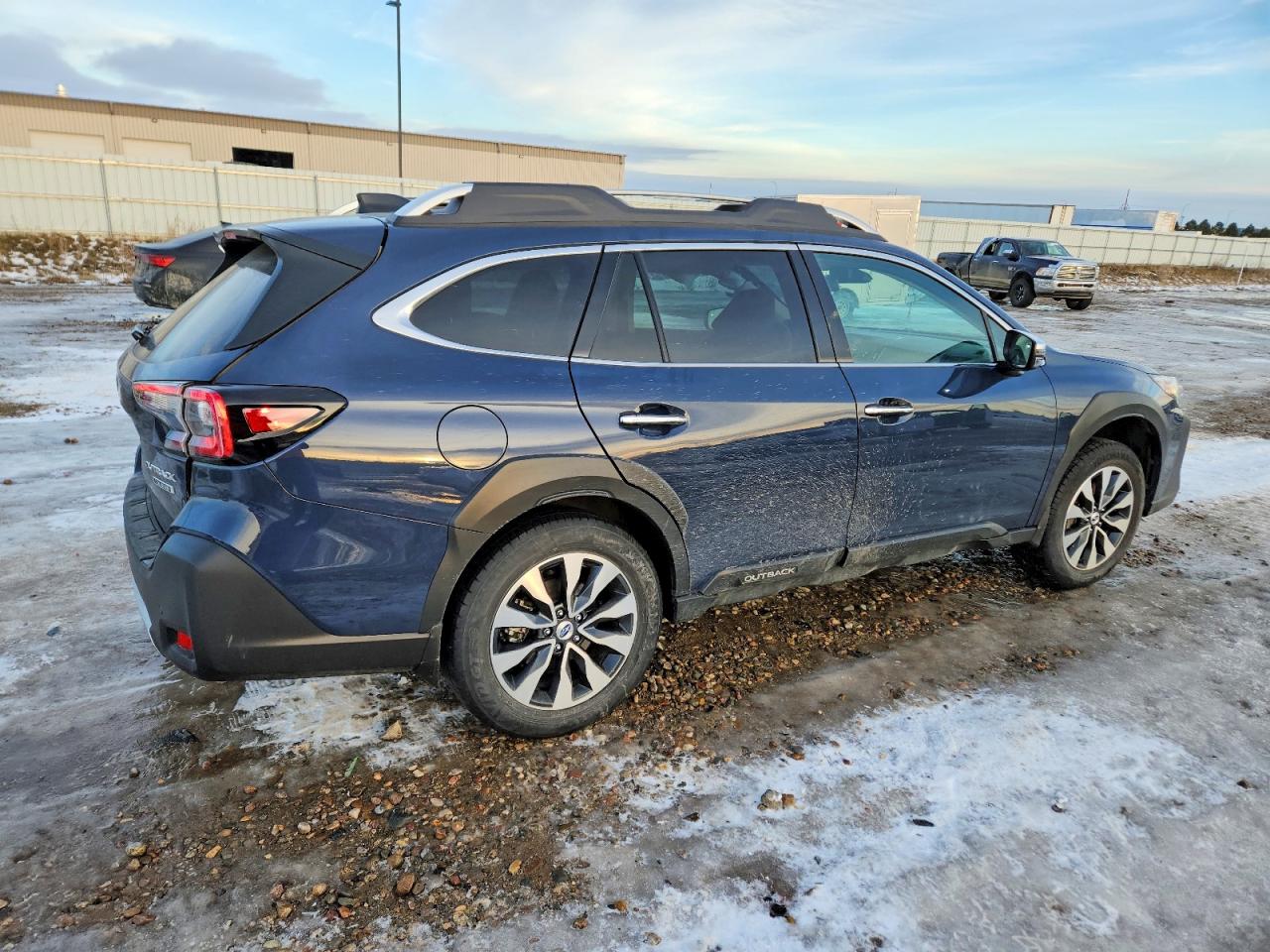 2023 SUBARU OUTBACK TOURING photo 3