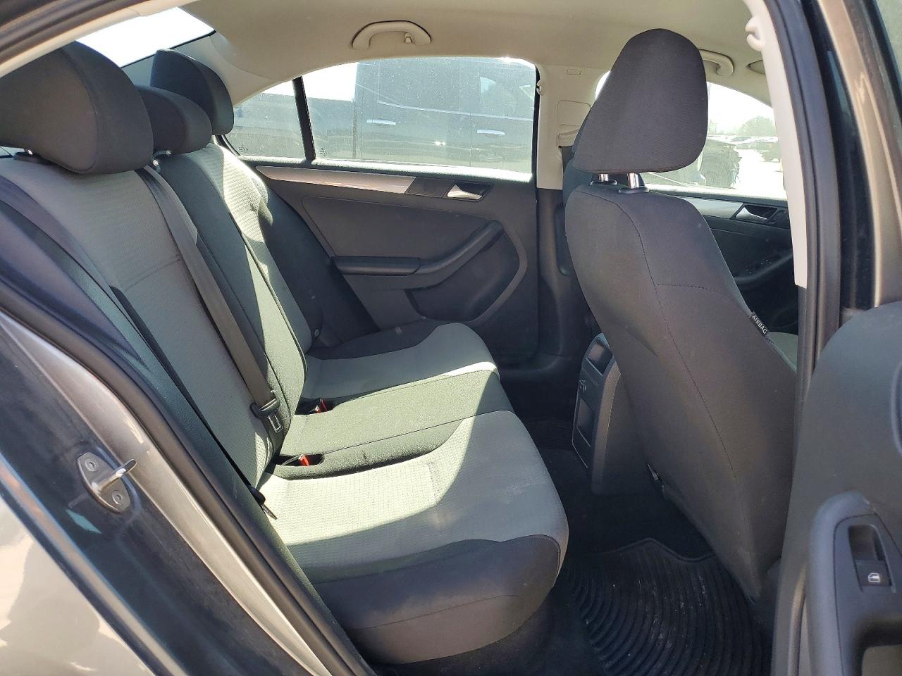 2018 VOLKSWAGEN JETTA S photo 10