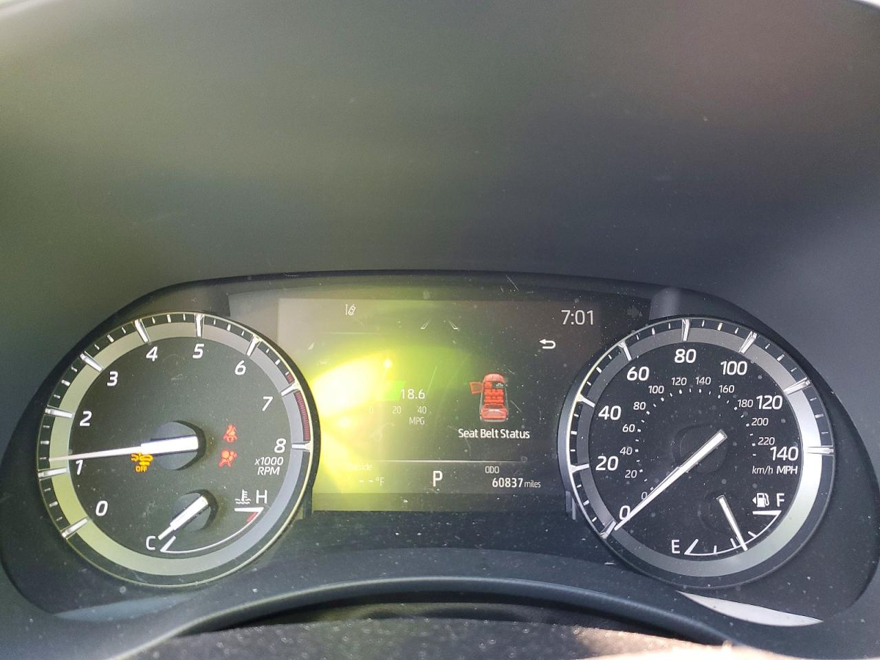 2021 TOYOTA HIGHLANDER XLE photo 9
