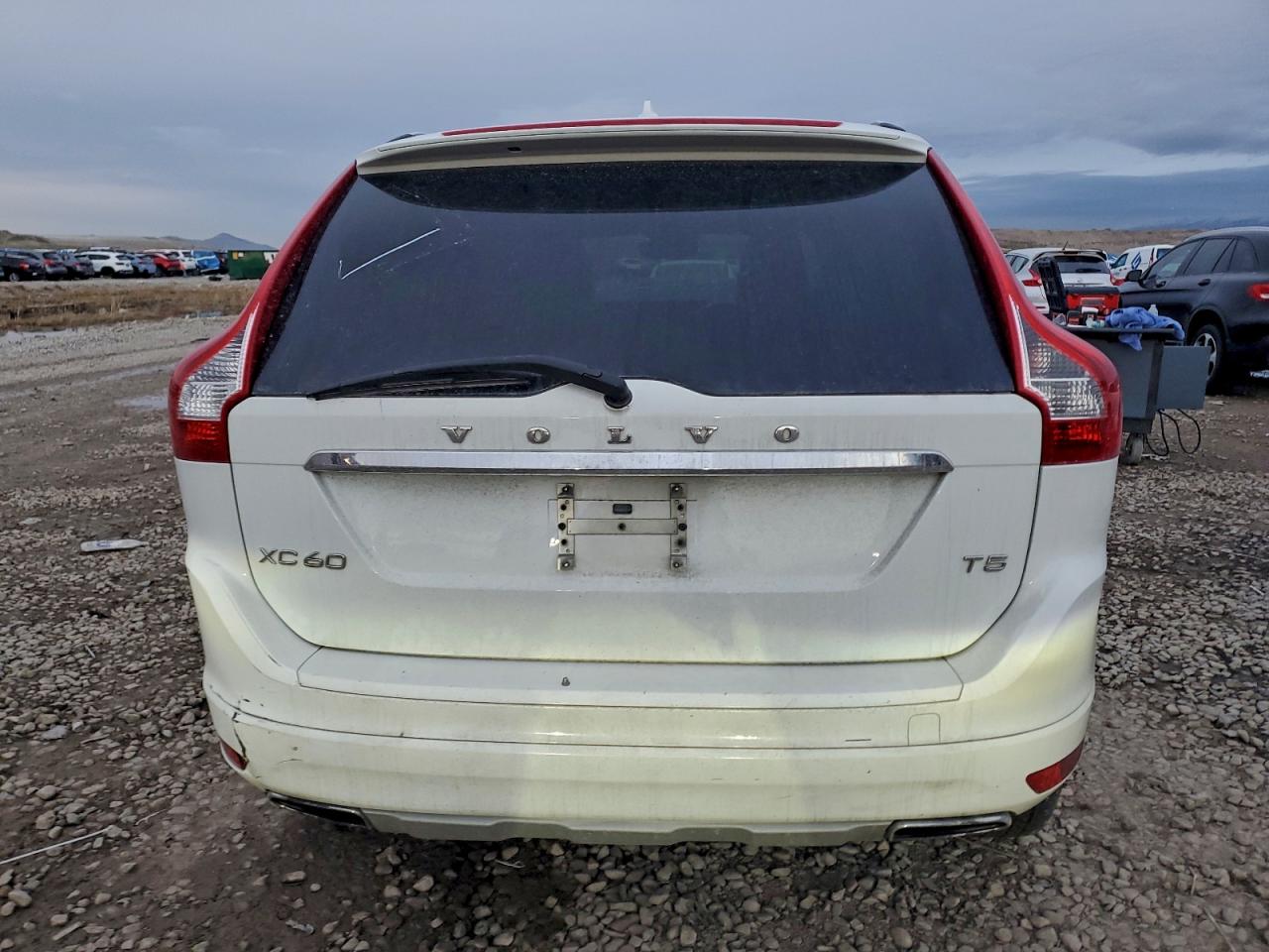 2016 VOLVO XC60 T5 PREMIER photo 11