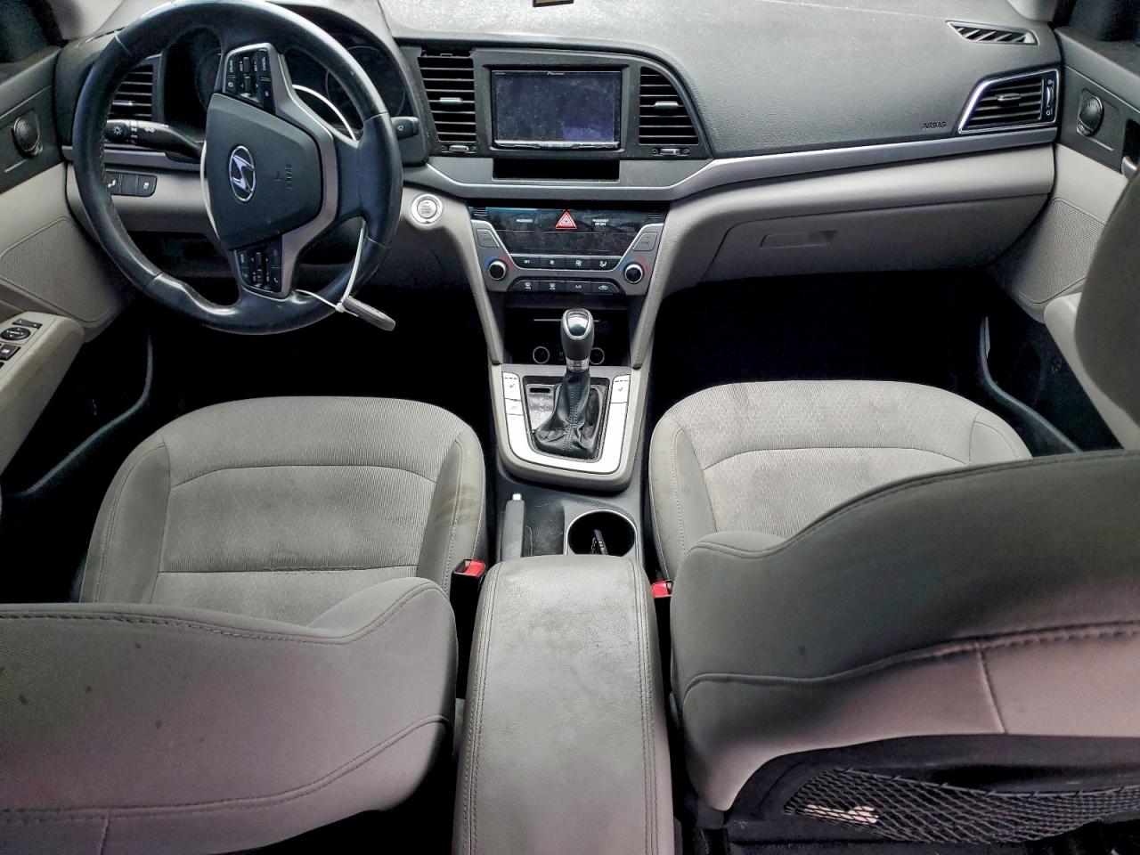 2017 HYUNDAI ELANTRA SE photo 8