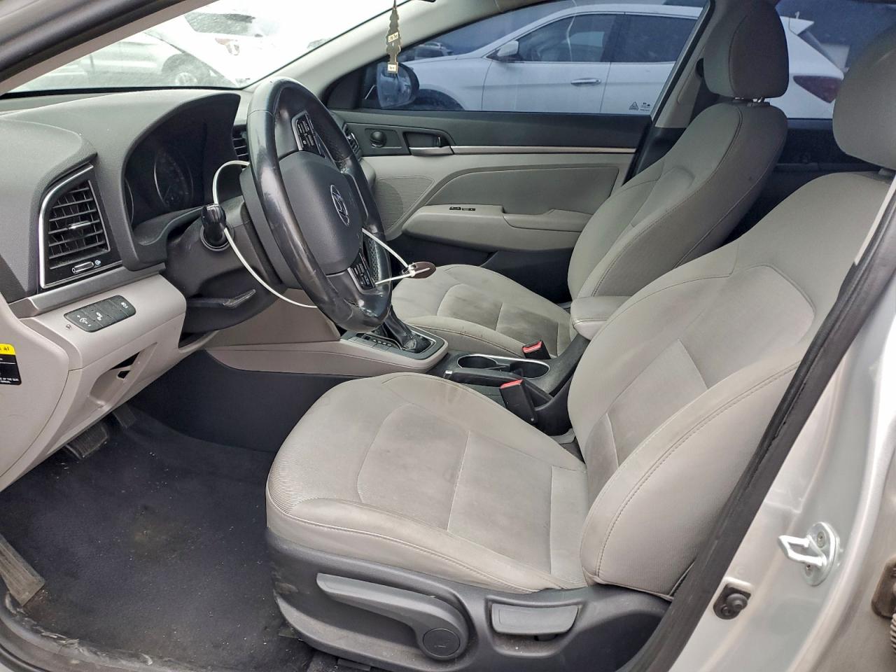 2017 HYUNDAI ELANTRA SE photo 7