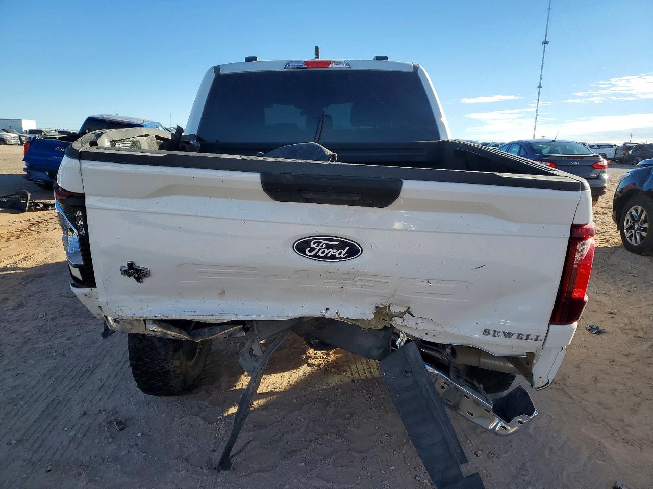 2025 FORD F150 XLT photo 6