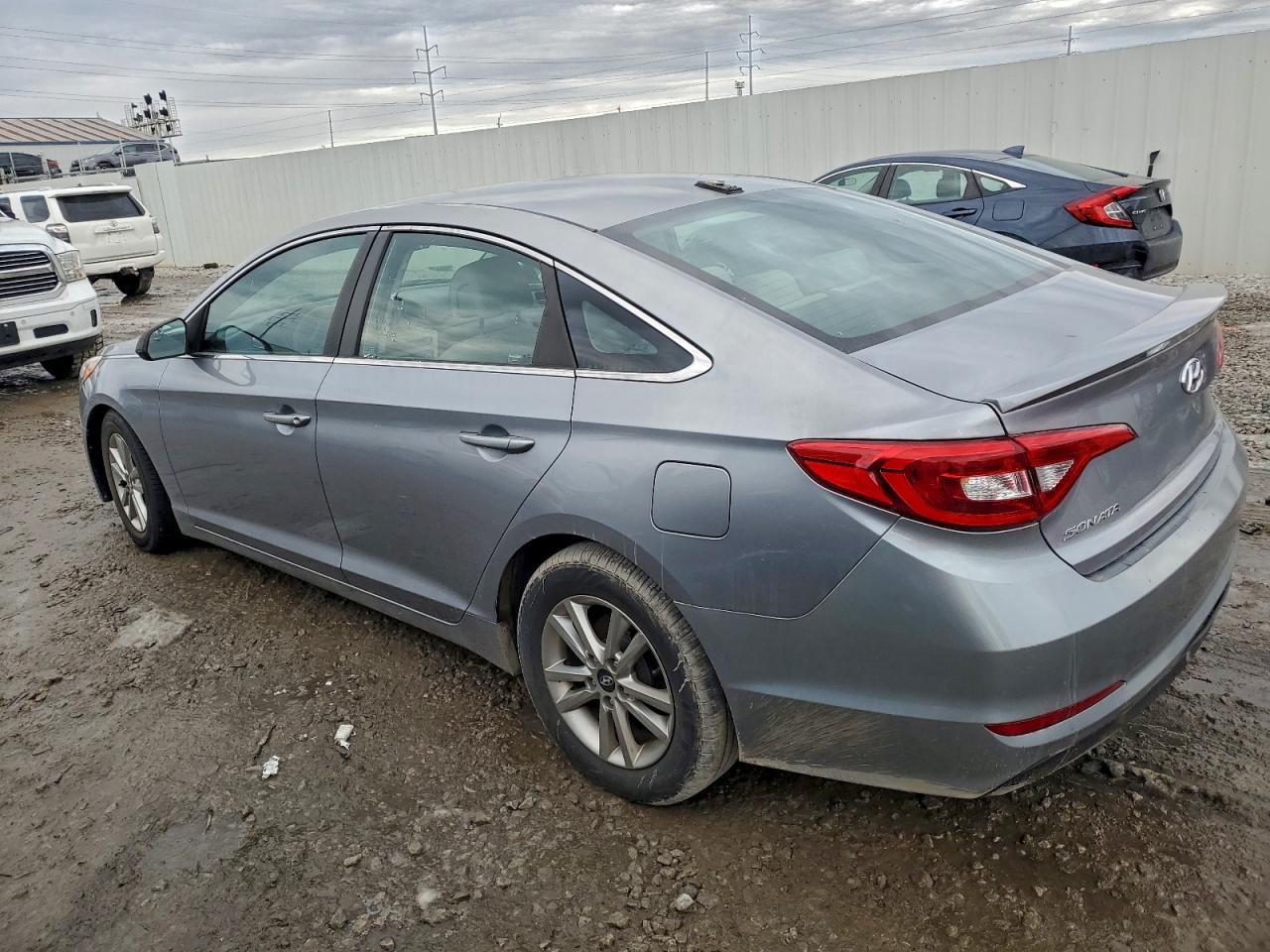 2016 HYUNDAI SONATA SE photo 2