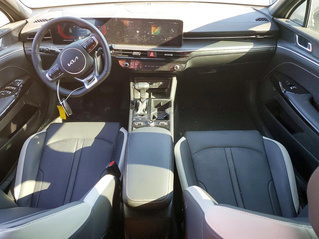 2025 KIA K5 GT LINE photo 8