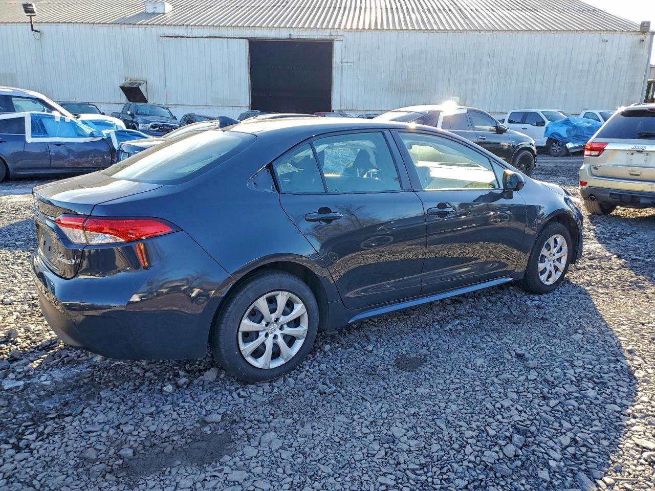 2023 TOYOTA COROLLA LE photo 3