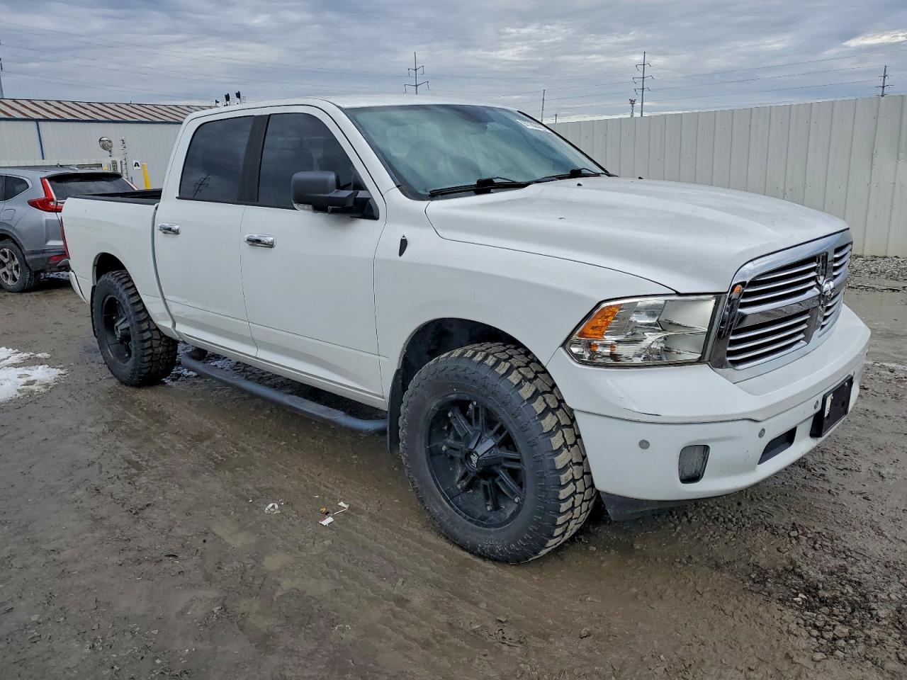 2016 RAM 1500 SLT photo 4