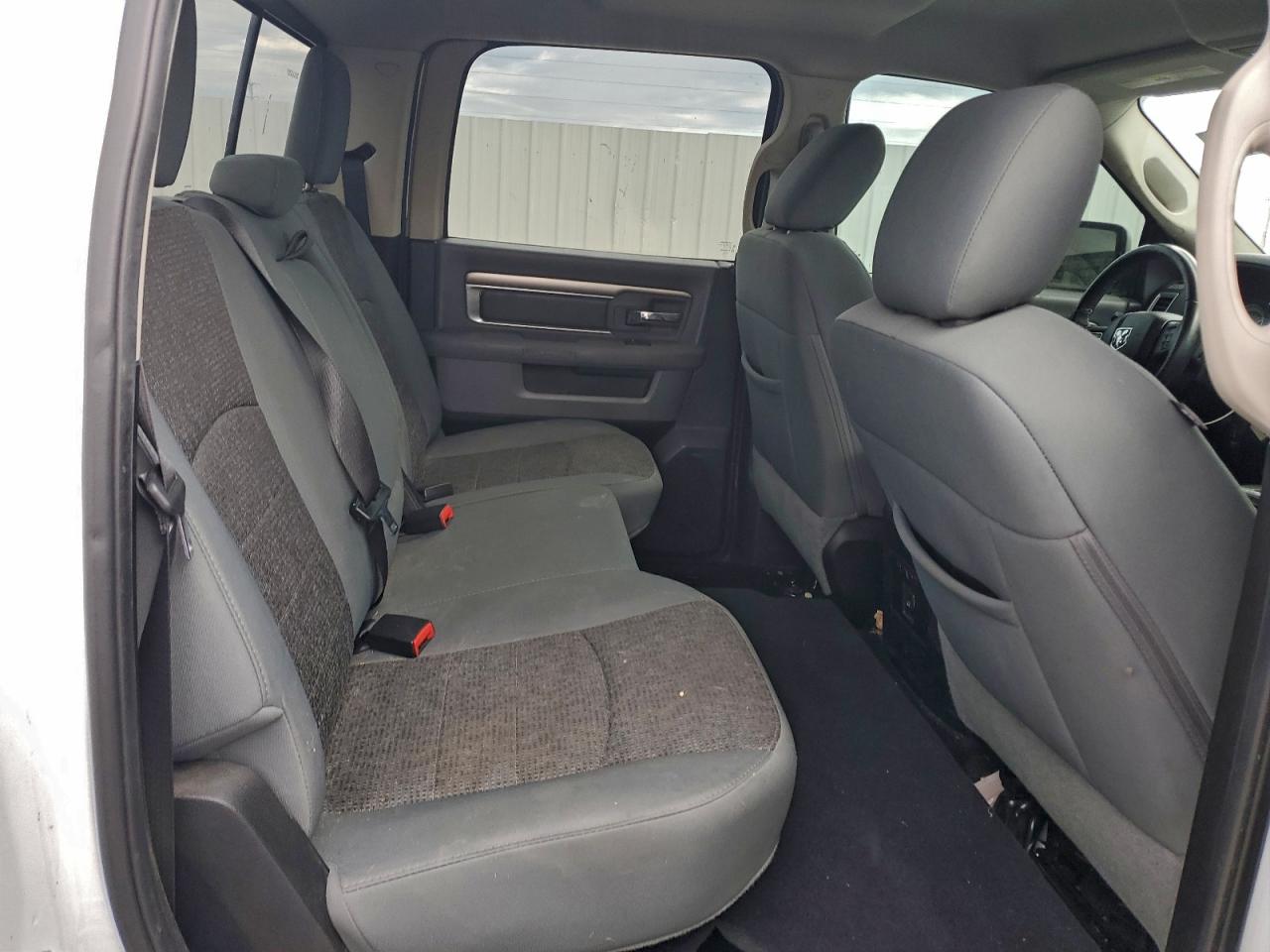 2016 RAM 1500 SLT photo 10
