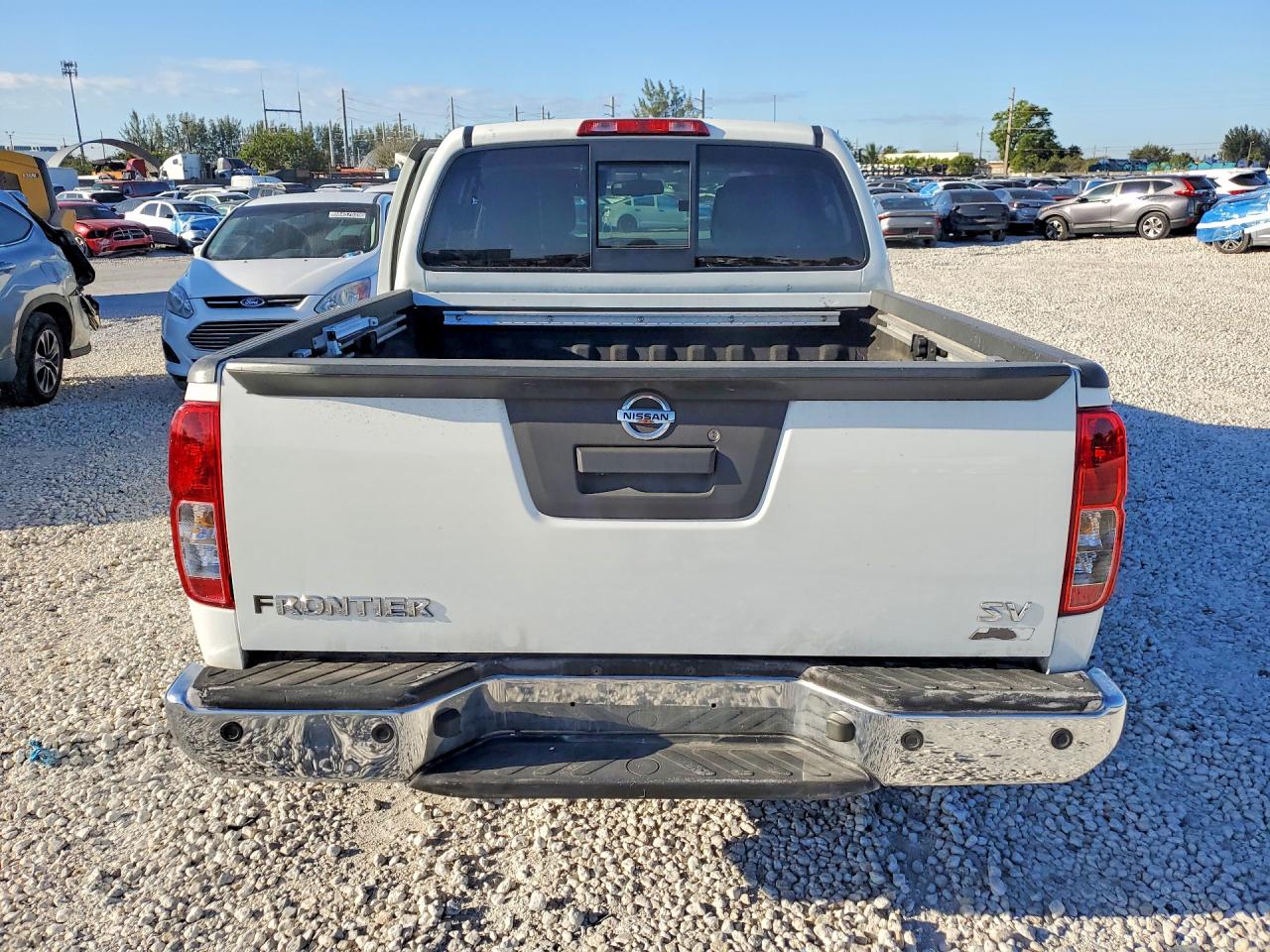 2018 NISSAN FRONTIER S photo 6