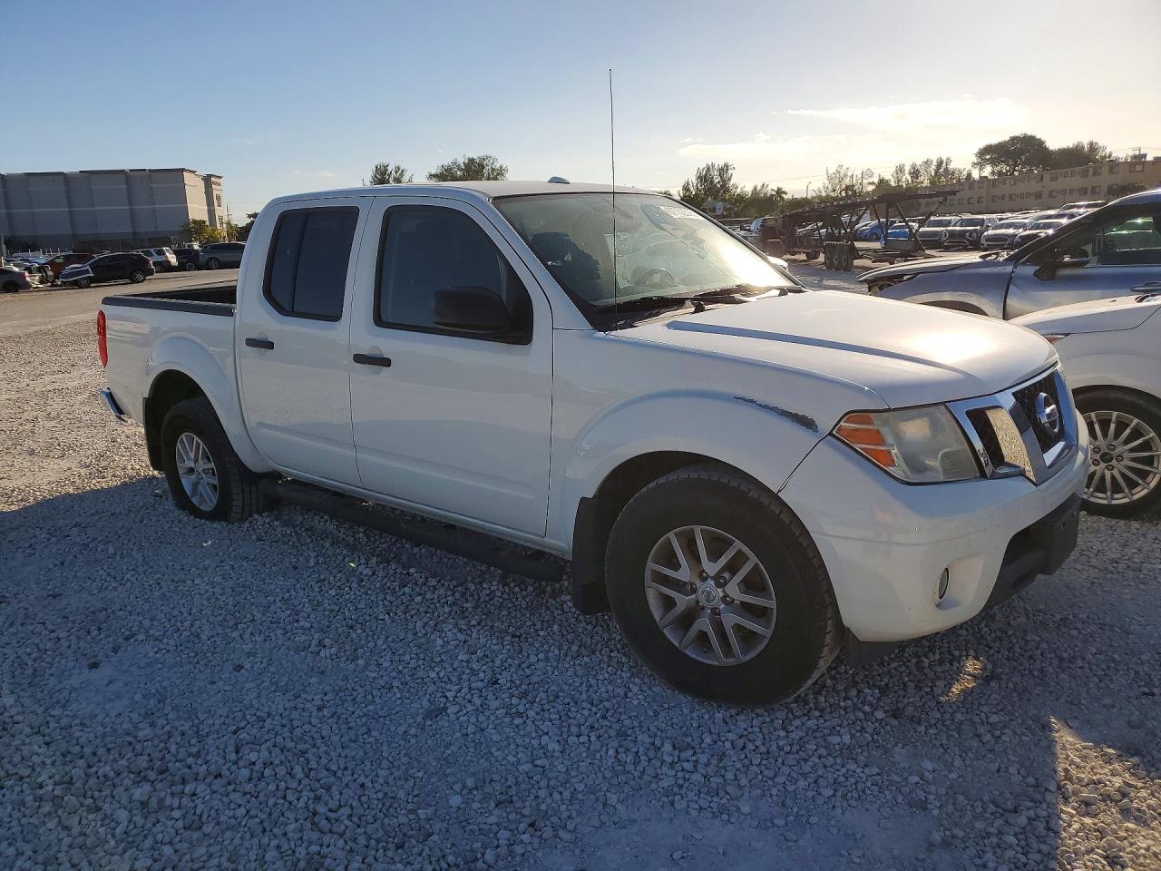 2018 NISSAN FRONTIER S photo 4