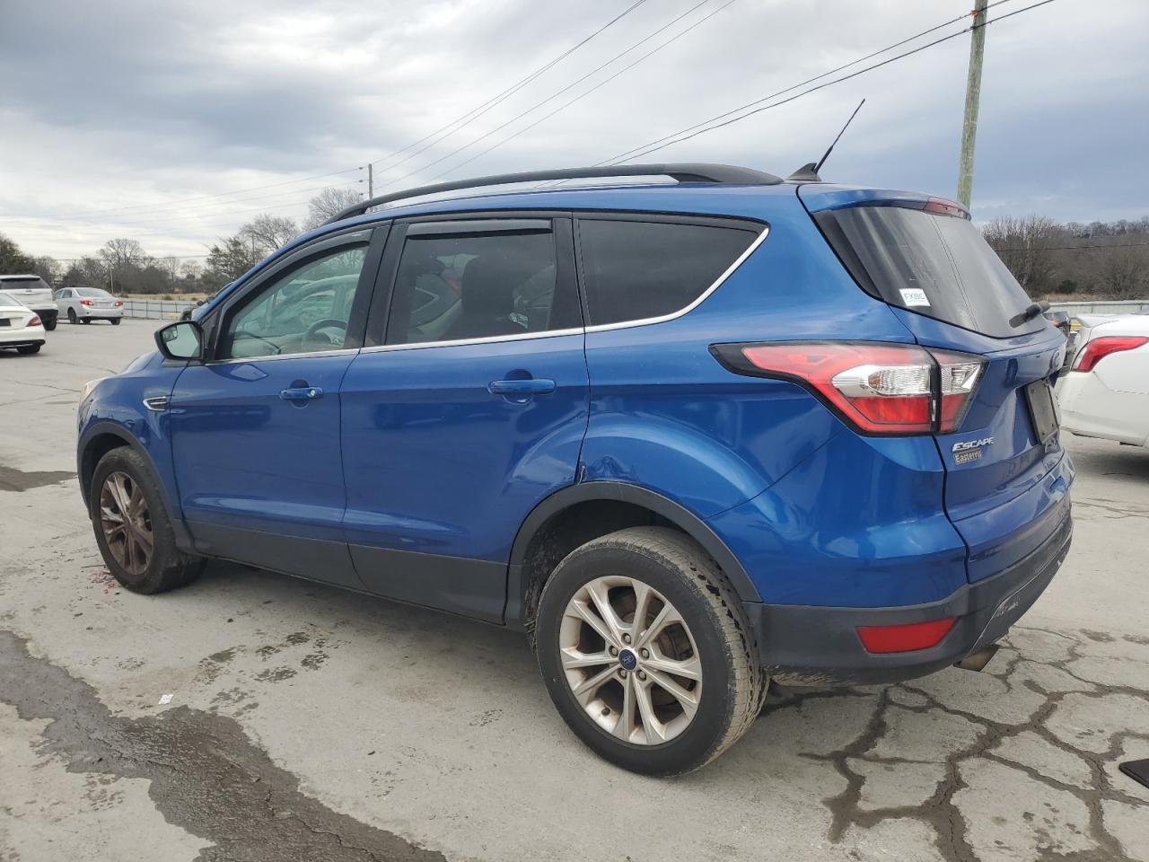 2018 FORD ESCAPE SEL photo 2