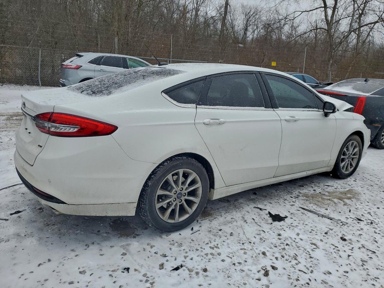 2017 FORD FUSION SE photo 3