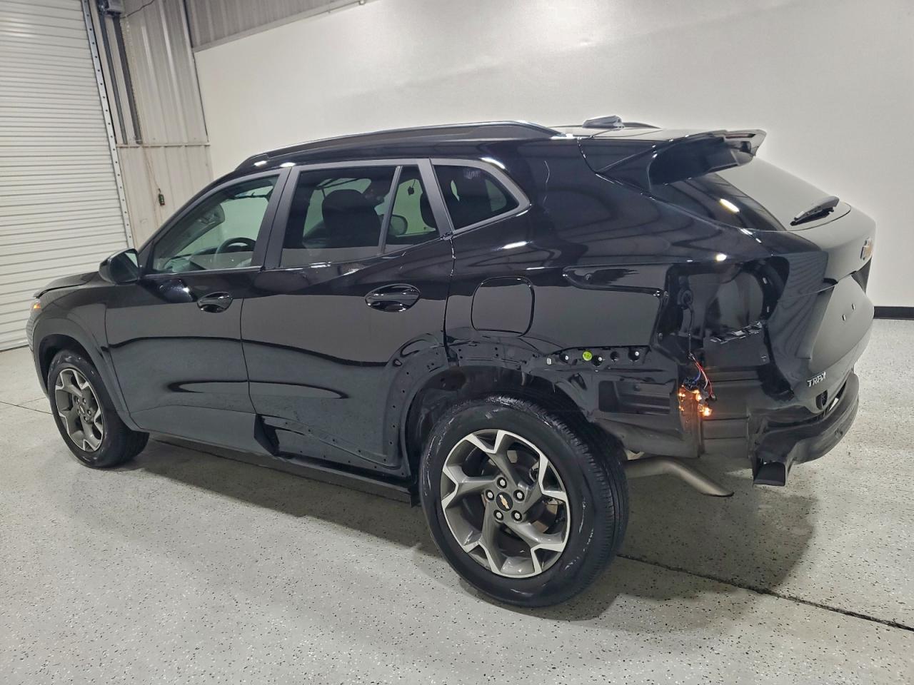 2025 CHEVROLET TRAX 1LT photo 2