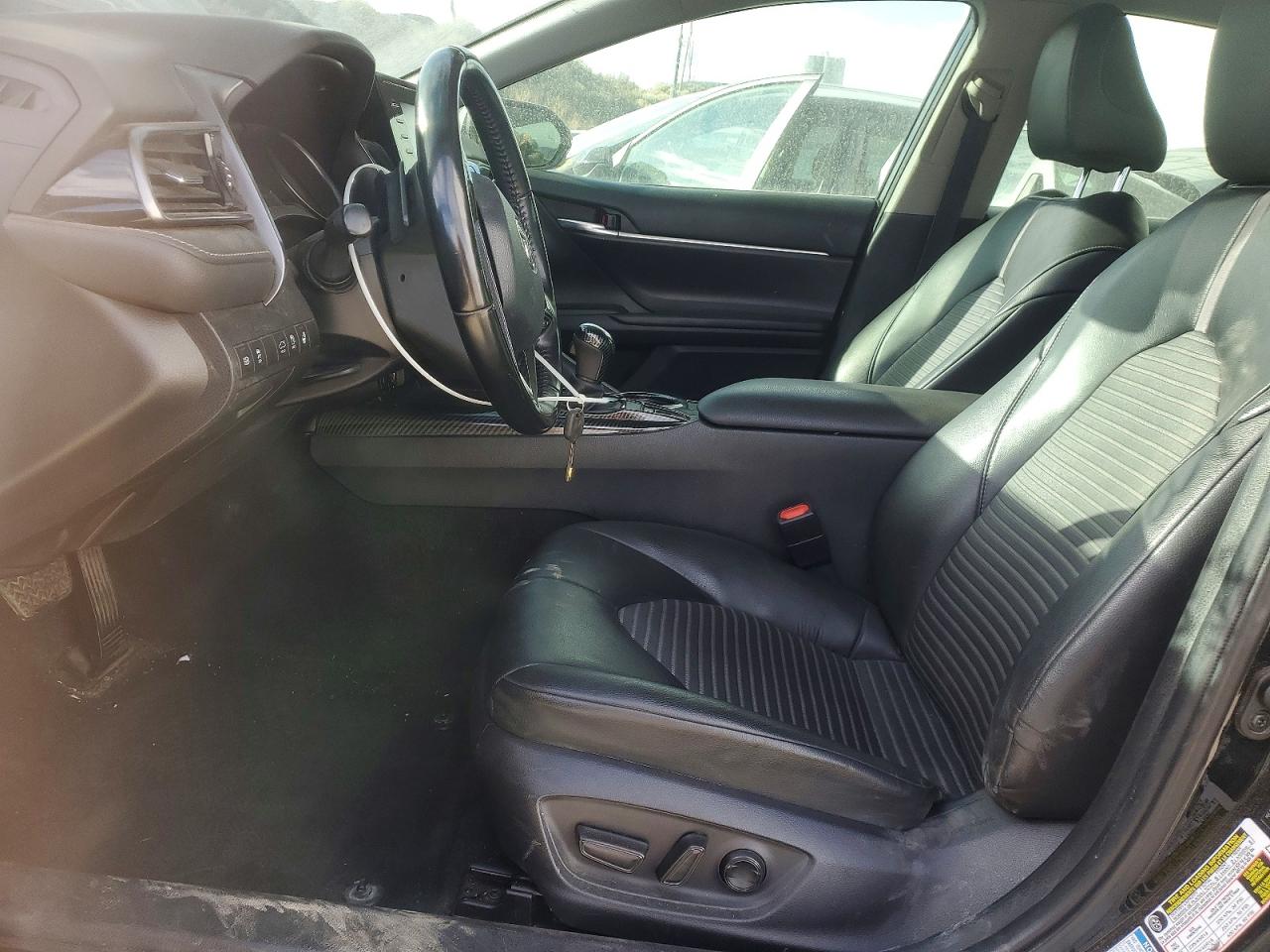 2021 TOYOTA CAMRY SE photo 7