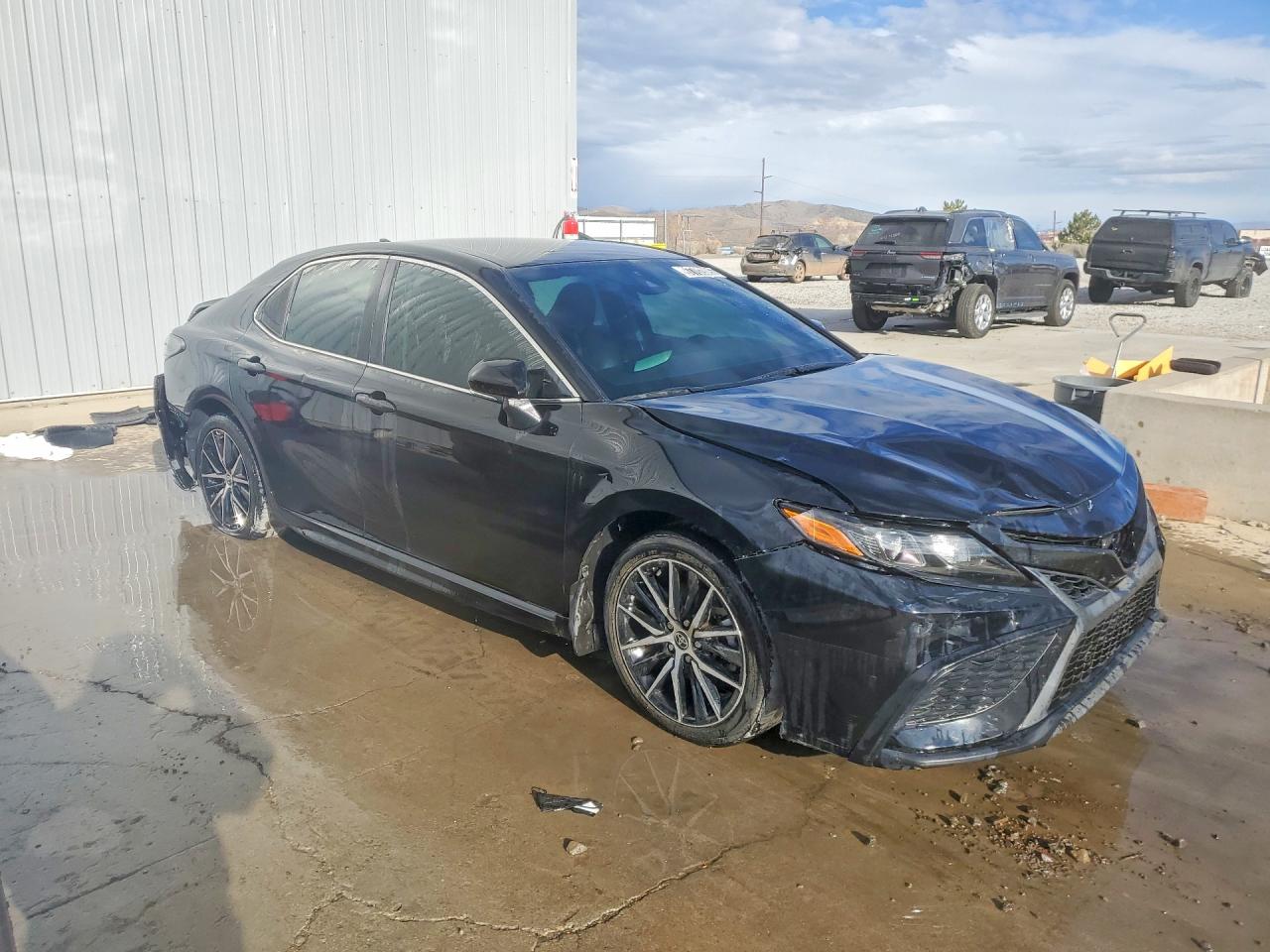 2021 TOYOTA CAMRY SE photo 4