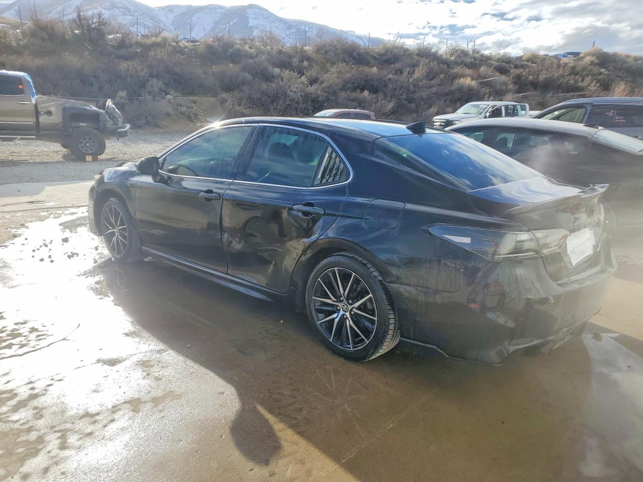 2021 TOYOTA CAMRY SE photo 2