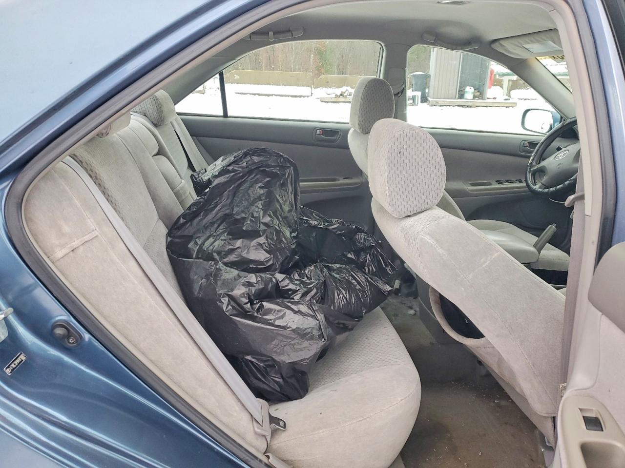 2004 TOYOTA CAMRY LE photo 10