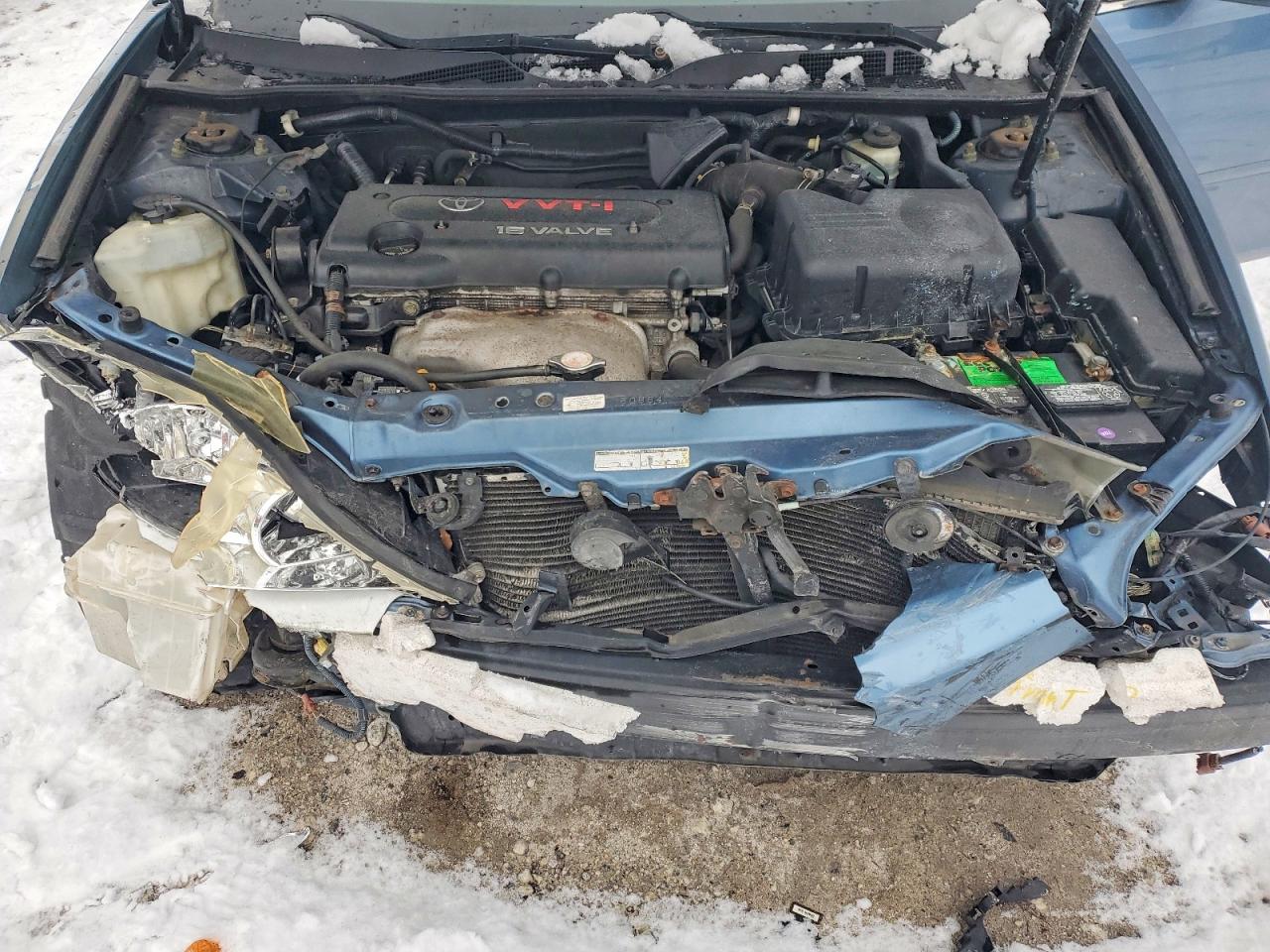 2004 TOYOTA CAMRY LE photo 11
