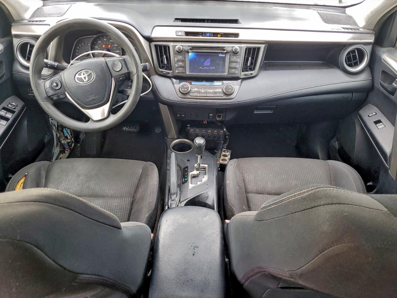 2013 TOYOTA RAV4 XLE photo 8