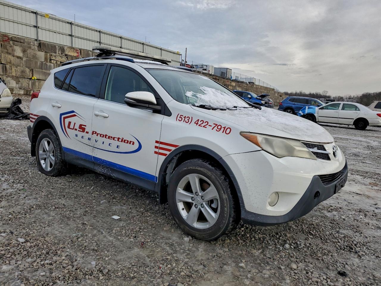 2013 TOYOTA RAV4 XLE photo 4