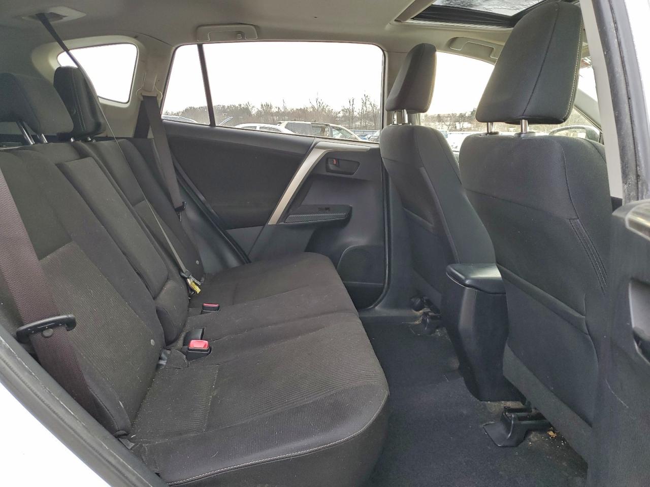 2013 TOYOTA RAV4 XLE photo 11