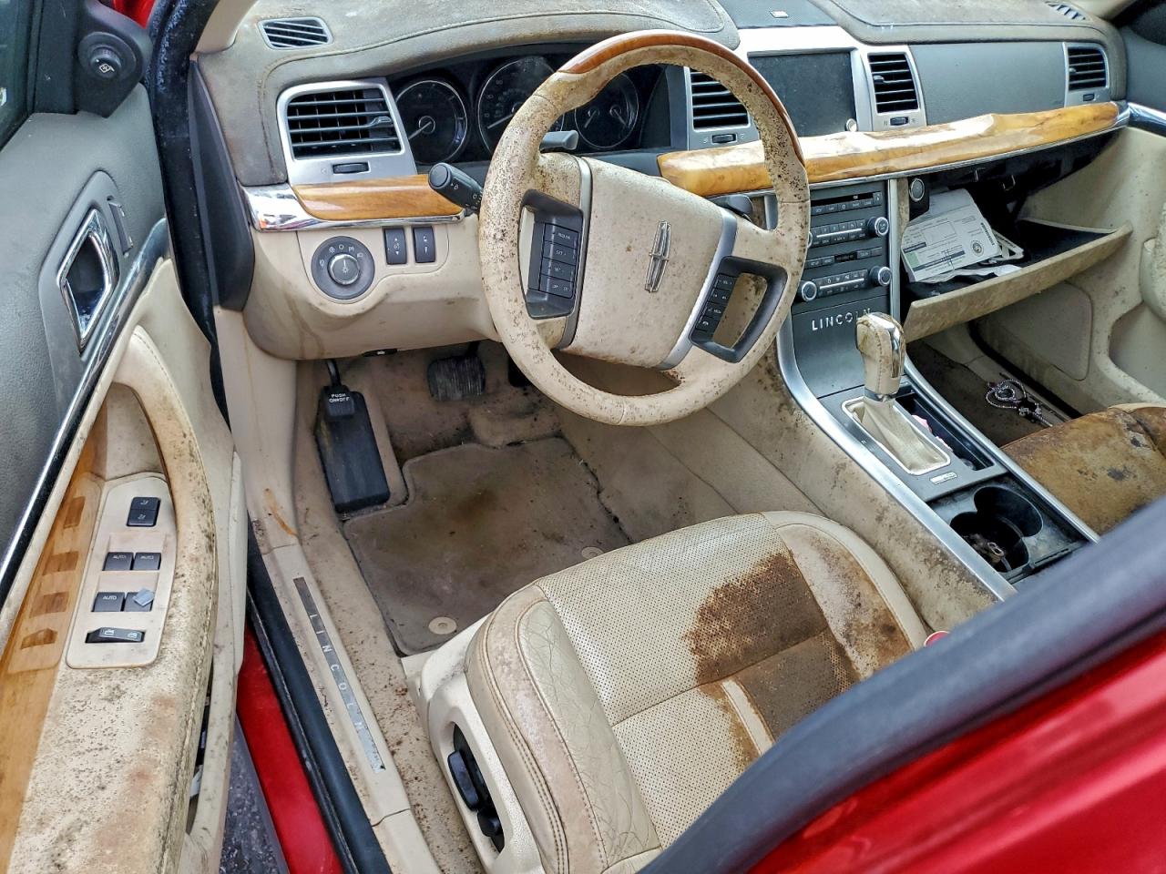 2011 LINCOLN MKS photo 8