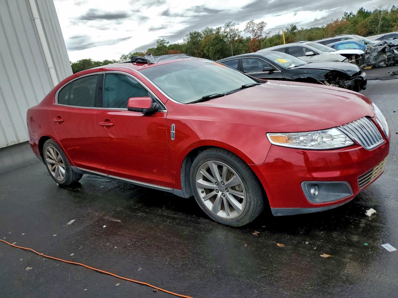 2011 LINCOLN MKS photo 4