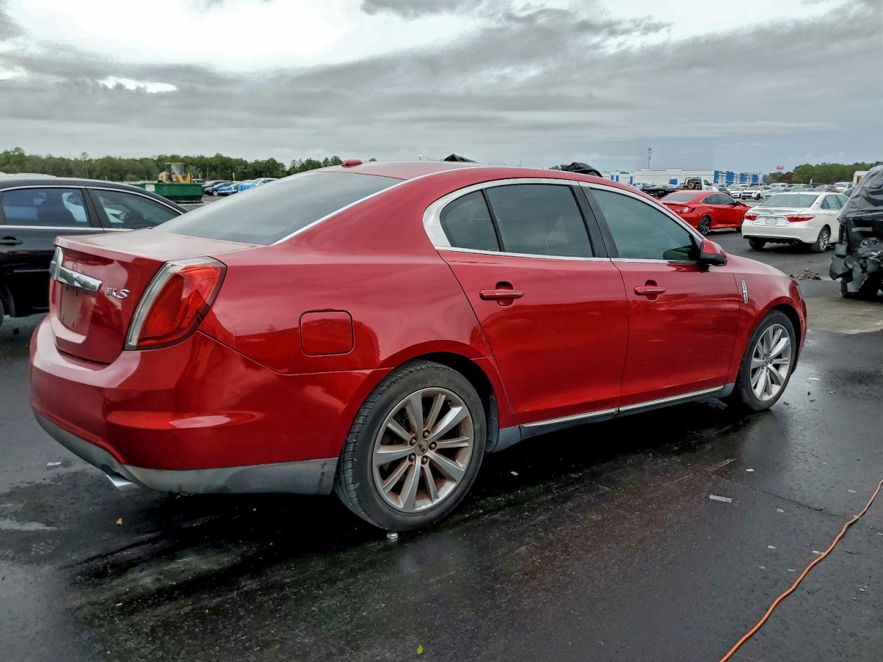 2011 LINCOLN MKS photo 3